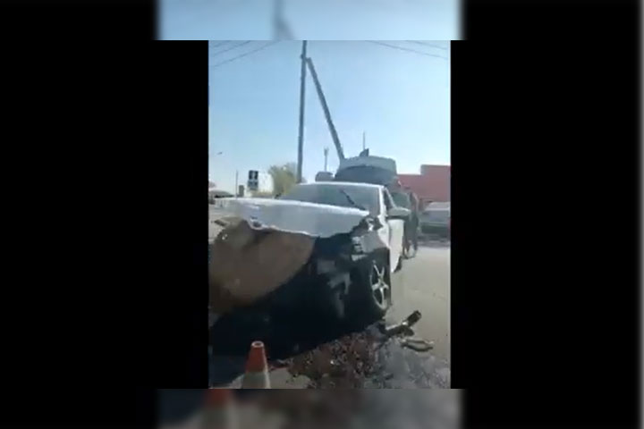 В Черногорске - жесткая авария на перекрестке Тихонова - Юбилейной 